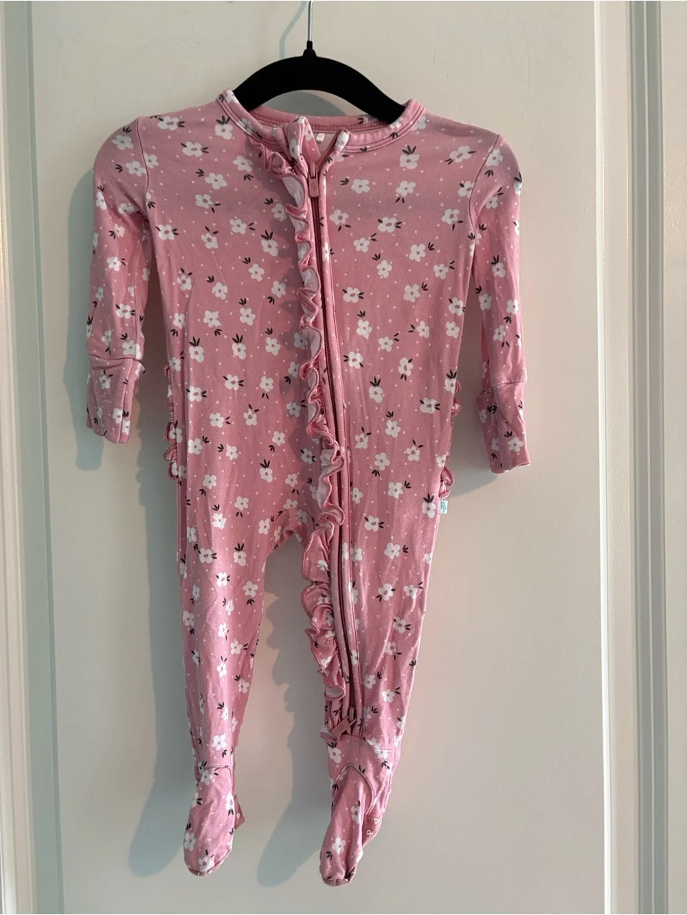Posh Peanut Emmilene Ruffle Zipper Footie Size 0-3 Months